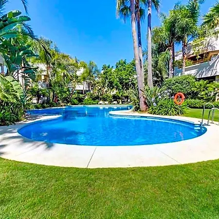 Molo Aloha Near Banus Hotel 4*