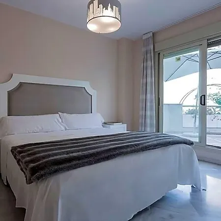 Hotel Molo Aloha Near Banus