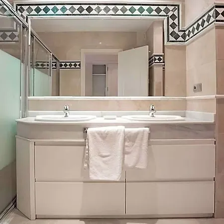 Hotel Molo Aloha Near Banus 4*